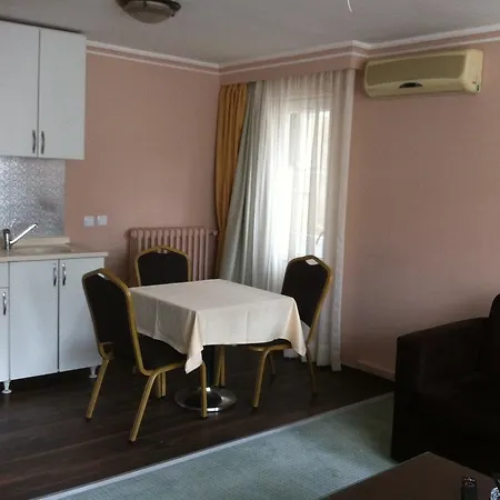 First Aparthotel 2*