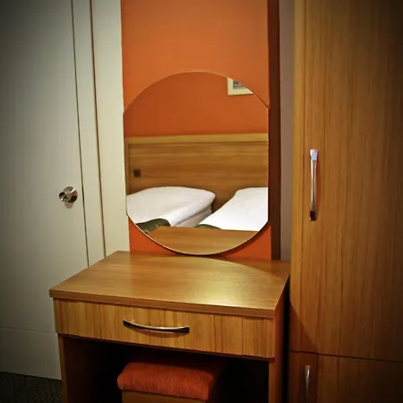 First Apartmanhotel 2*